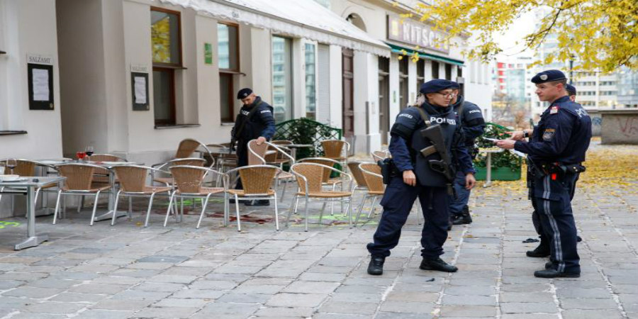 Εικόνα πόλης «φάντασμα» το κέντρο της Βιέννης μία ημέρα μετά την τρομοκρατική επίθεση